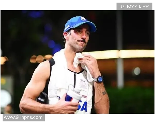 墨西哥足球明星里卡多的传奇之路与辉煌成就回顾